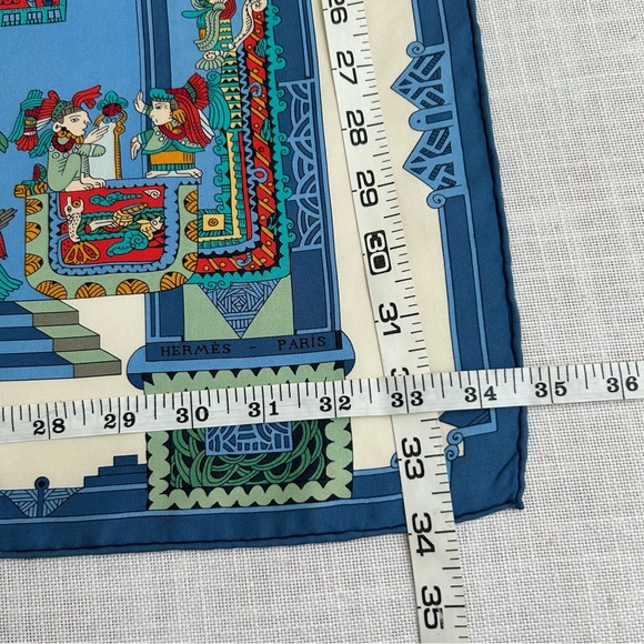 •Hermes Paris Astres et Soleils Silk Handrolled Scarf 34”x34” Made in France - Picture 15 of 16